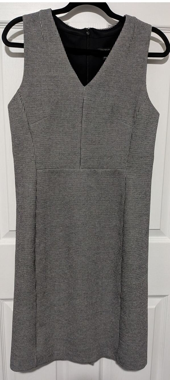 Ann Taylor Black White Micro Check Sheath Dress Size 8 Sleeveless Work V-Neck